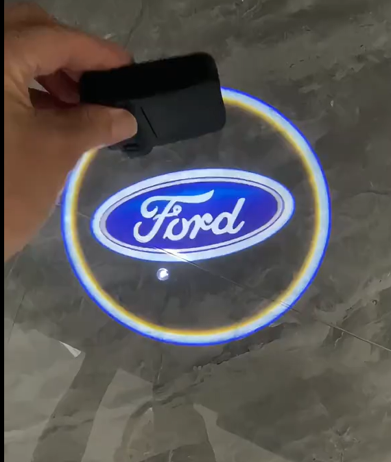 Proyector LED de Bienvenida con Logotipo para Puertas de Auto
