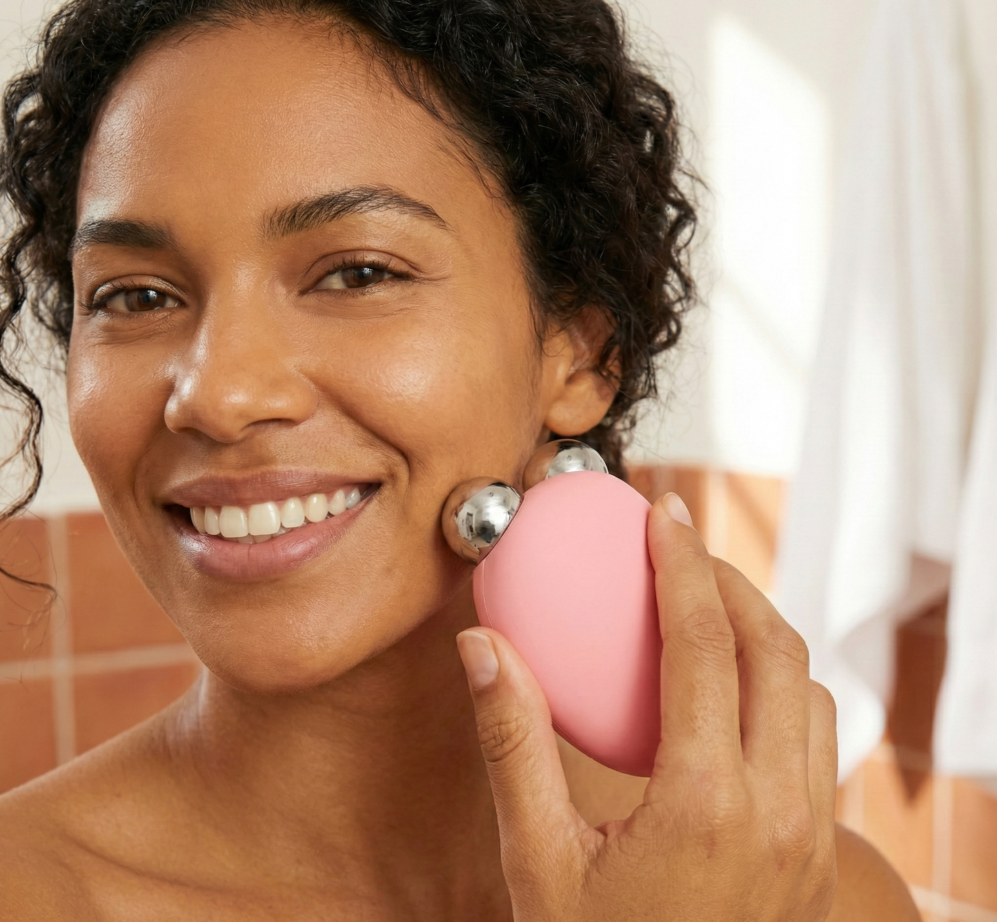 MASAJEADOR FACIAL - TONIFICACIÓN & REJUVENECIMIENTO